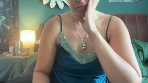 Snapshot of margolane chatting on May 22, 2026, 5:40 pm Elle online show from May 22, 2026, 5:40 pm