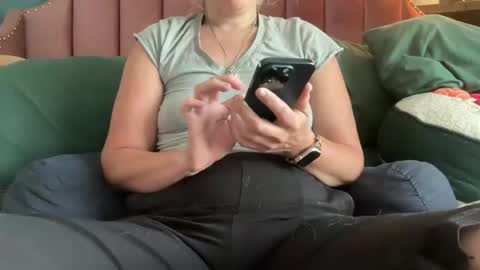 Snapshot of margolane chatting on May 30, 2026, 2:03 pm Elle online show from May 30, 2026, 2:03 pm