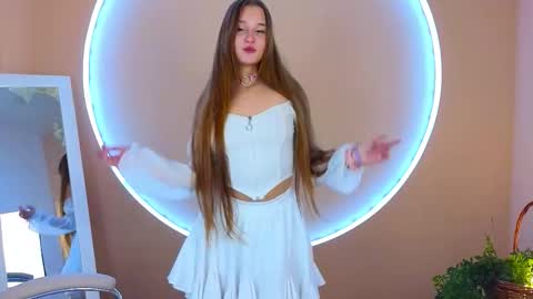 Leah online show from October 11, 2025, 8:35 am