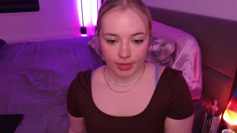 margot_robbie7 online show from March 11, 2026, 12:16 am