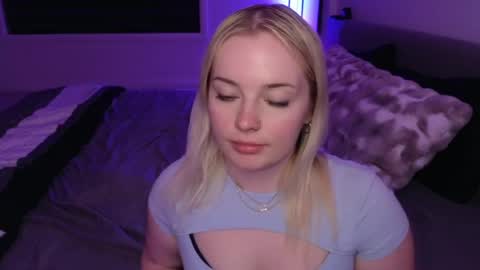 margot_robbie7 online show from May 27, 2026, 1:24 am