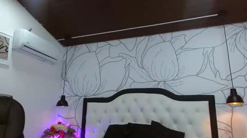 Margot  online show from March 24, 2026, 12:43 pm