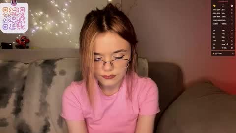 Lina online show from March 3, 2026, 10:04 pm