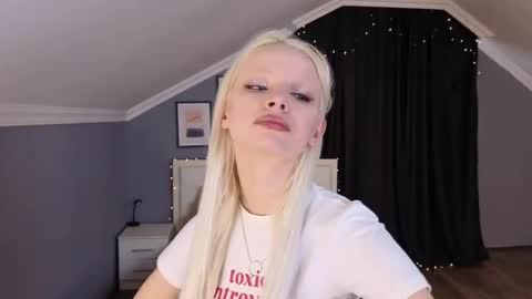 Milena online show from February 21, 2026, 9:10 am