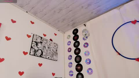 mari_mar69 online show from April 15, 2026, 11:28 am