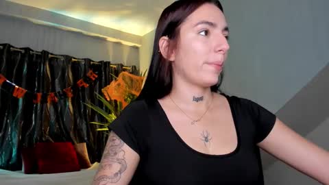 mari_salgado online show from October 15, 2025, 3:56 pm