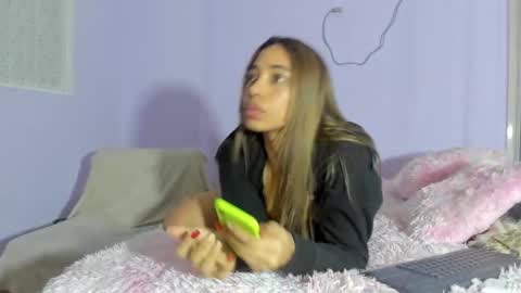 Snapshot of mari_sweeet chatting on January 7, 2025, 6:05 am Meli-Mari online show from January 7, 2025, 6:05 am