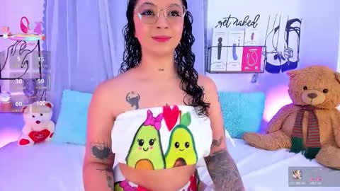 Mari Sweett  online show from November 18, 2025, 6:34 pm