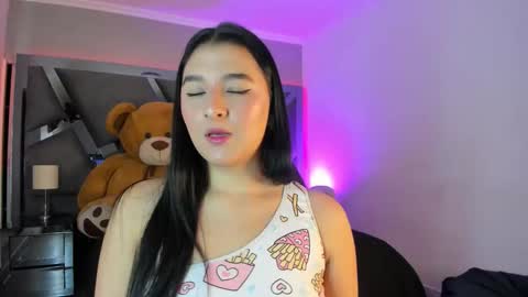 Snapshot of maria_flowers chatting on November 5, 2025, 7:58 pm MARIA online show from November 5, 2025, 7:58 pm