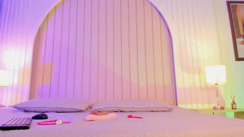 Maria  online show from November 15, 2025, 11:51 am