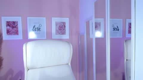 Snapshot of maria_jones chatting on December 28, 2024, 2:21 pm  Instagram soymj01 online show from December 28, 2024, 2:21 pm