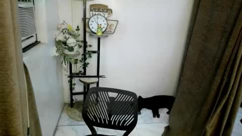 Marga online show from October 8, 2025, 1:47 am