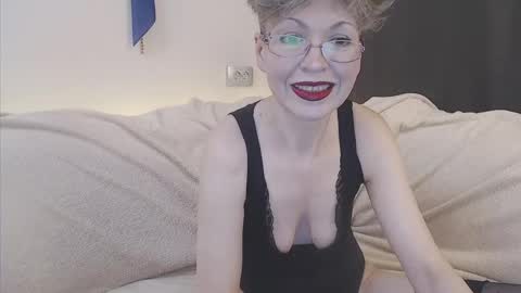 Mari online show from April 15, 2026, 11:06 am