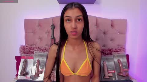 Snapshot of maria_skinny_ chatting on February 6, 2025, 11:26 pm My name is Valentina online show from February 6, 2025, 11:26 pm