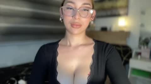 Sopia Nicart online show from February 24, 2025, 11:43 am