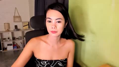 mariacarmi online show from December 10, 2024, 5:44 pm