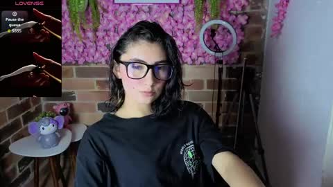 Snapshot of mariagh_ chatting on April 22, 2026, 12:02 am Maria online show from April 22, 2026, 12:02 am