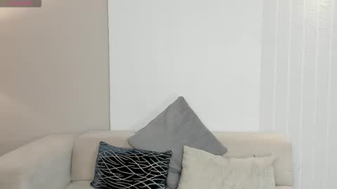 MARIA HERRERA  online show from February 18, 2026, 7:43 pm