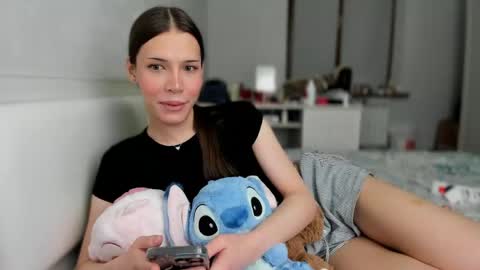 Mariam  online show from April 16, 2026, 12:33 am