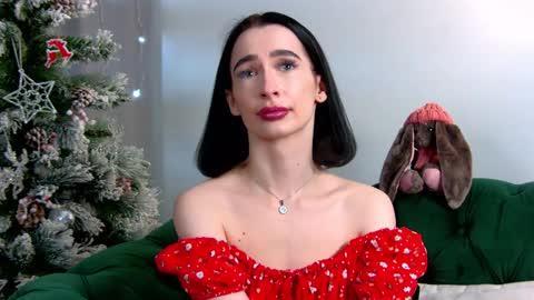 MariaMenson online show from December 13, 2024, 1:33 pm
