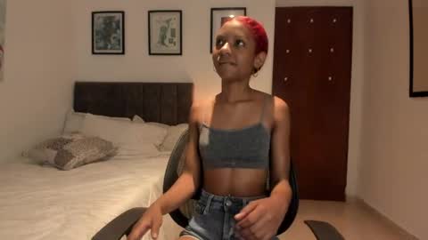 Snapshot of marian_nn chatting on June 8, 2026, 8:09 pm Mariana online show from June 8, 2026, 8:09 pm