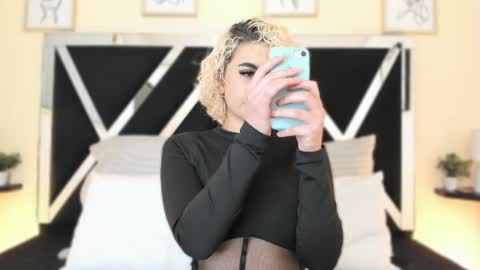 Snapshot of marian_pinzon chatting on October 5, 2025, 2:32 am Marian online show from October 5, 2025, 2:32 am