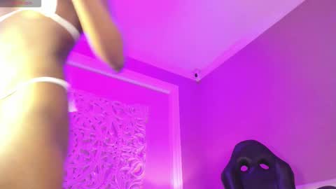 Marian Reynolds online show from November 18, 2025, 11:58 am