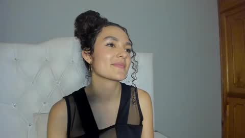 Snapshot of marian_skinny chatting on December 10, 2024, 1:11 am Marian online show from December 10, 2024, 1:11 am