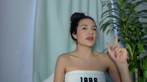 Snapshot of marian_skinny chatting on December 11, 2024, 5:48 pm Marian online show from December 11, 2024, 5:48 pm