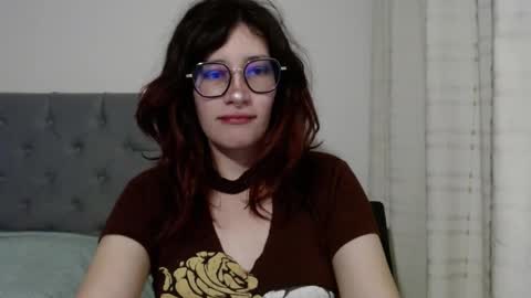 Snapshot of mariana124_ chatting on February 4, 2025, 10:34 pm Mariana online show from February 4, 2025, 10:34 pm