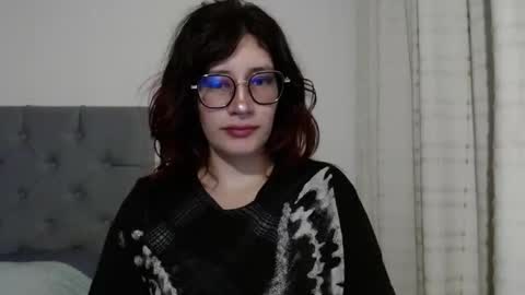 Snapshot of mariana124_ chatting on February 5, 2025, 9:50 pm Mariana online show from February 5, 2025, 9:50 pm