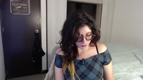 Mariana online show from November 23, 2025, 9:25 pm