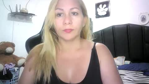 mariana995649 online show from December 15, 2025, 10:14 pm