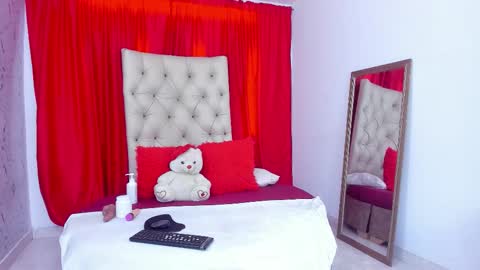 mariana_16_ online show from December 2, 2025, 5:08 pm