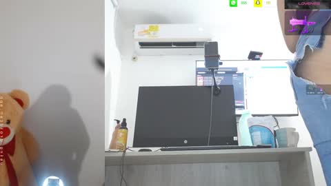 Snapshot of mariana_1_ chatting on February 8, 2025, 7:15 am Mariana online show from February 8, 2025, 7:15 am