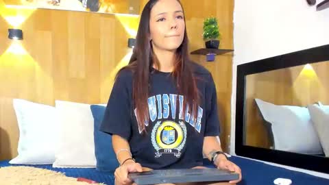 Snapshot of mariana_aangel chatting on October 13, 2025, 1:22 pm Mariana Angel online show from October 13, 2025, 1:22 pm