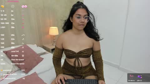 Snapshot of mariana_allen chatting on February 7, 2025, 9:26 am Mariana Allen online show from February 7, 2025, 9:26 am