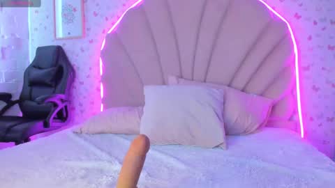 mariana_babe_ online show from February 20, 2025, 6:57 pm