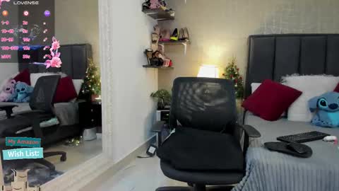 Mar y online show from December 3, 2025, 3:10 pm