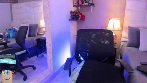 Snapshot of mariana_c chatting on July 7, 2026, 2:54 pm Mar y online show from July 7, 2026, 2:54 pm