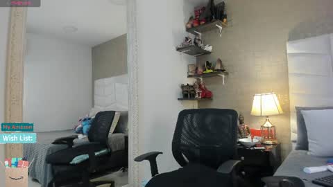 Snapshot of mariana_c chatting on July 8, 2026, 2:43 pm Mar y online show from July 8, 2026, 2:43 pm