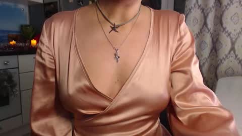 MarianaMur online show from December 2, 2025, 6:52 am