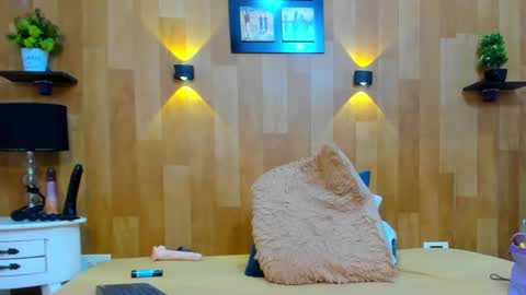 Mariana Angel online show from February 9, 2025, 5:33 pm