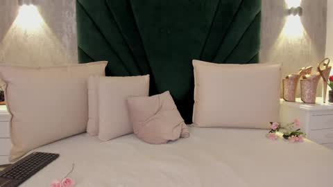 Mariana online show from December 7, 2024, 8:49 pm