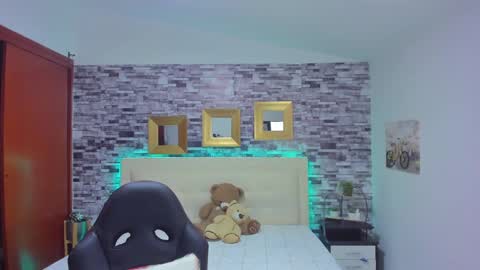 Mariana online show from December 6, 2024, 1:11 pm