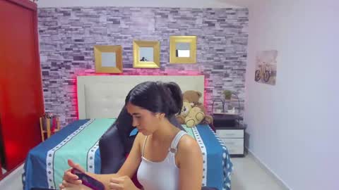 Mariana online show from December 11, 2024, 8:39 pm
