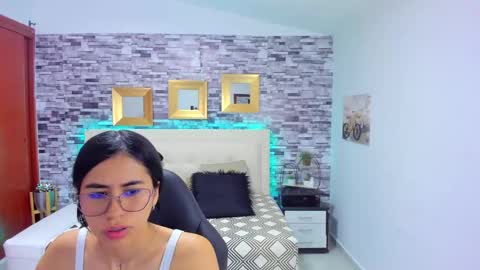 Mariana online show from February 15, 2025, 8:11 pm