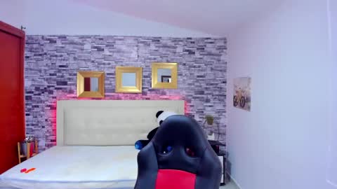 Mariana online show from March 1, 2025, 12:39 am