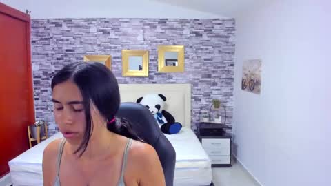 Mariana online show from March 3, 2025, 7:39 pm