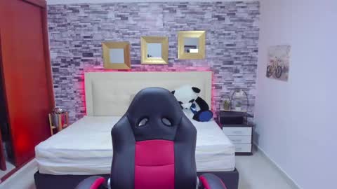 Mariana online show from March 12, 2025, 8:31 pm